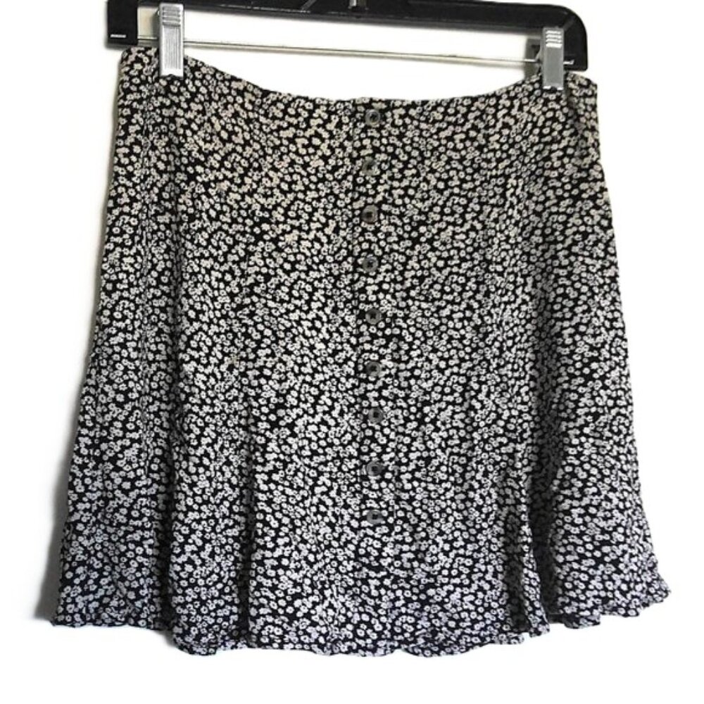 American Eagle Mini Skirt Floral Black & Cream Faux Button Front Flowy EUC Sz 4